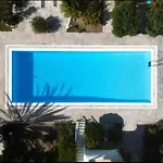 Kalypso Pool At Casa de Férias